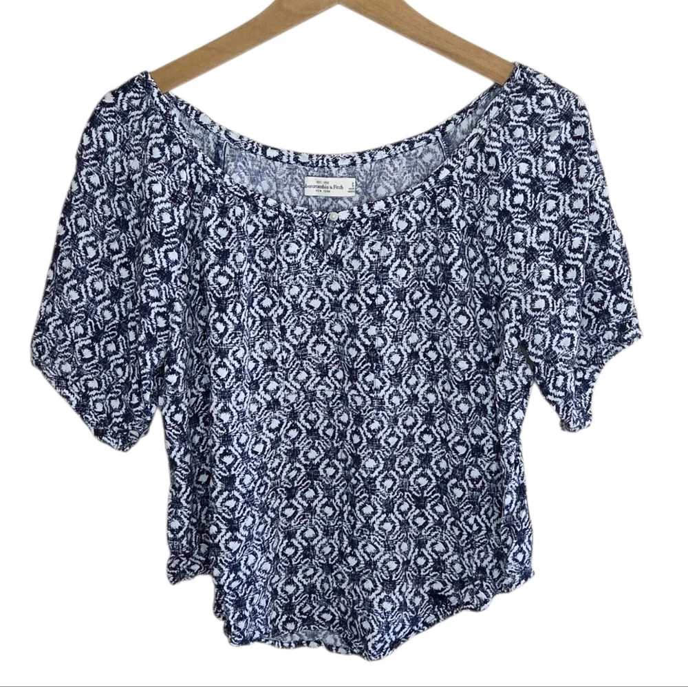 Abercrombie & Fitch | Navy White Print Boho Puff Sleeve Top Round Hem Size Small